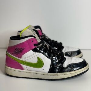 Men’s Air Jordan 1 Mid SE Cyber Active Fuchsia 2020 Size 10